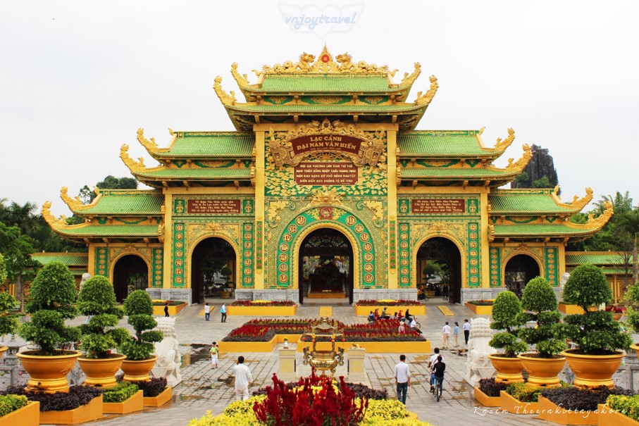 เที่ยวเวียดนาม vnjoytravel vietham บิ่นห์เยือง binh duong binhduong สวนสนุก สวนสวรรค์ ได่นาม khu du lich dai nam van hien