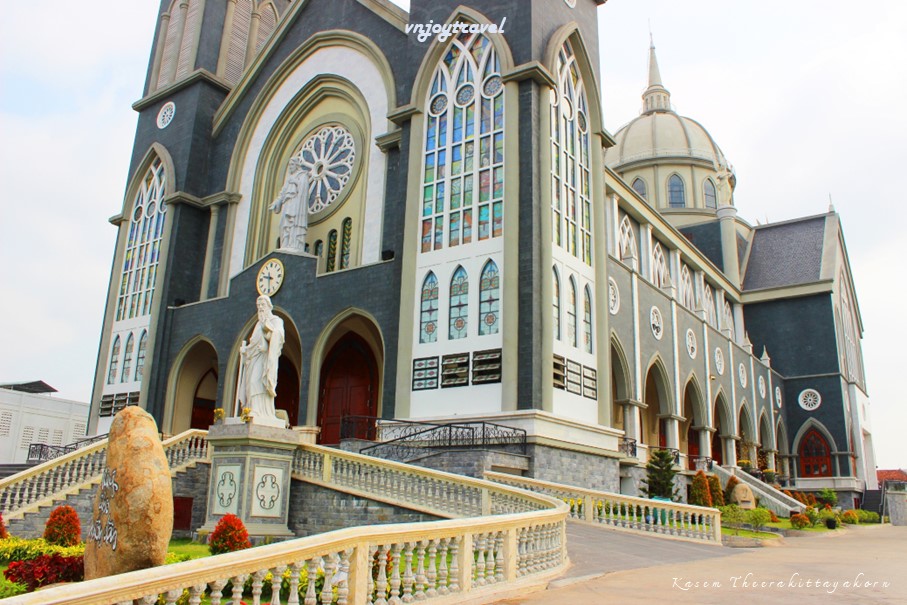 เที่ยวเวียดนาม vnjoytravel vietham บิ่นห์เยือง binh duong binhduong โบสถ์ฟู้เกื่อง nha tho chanh toa phu cuong