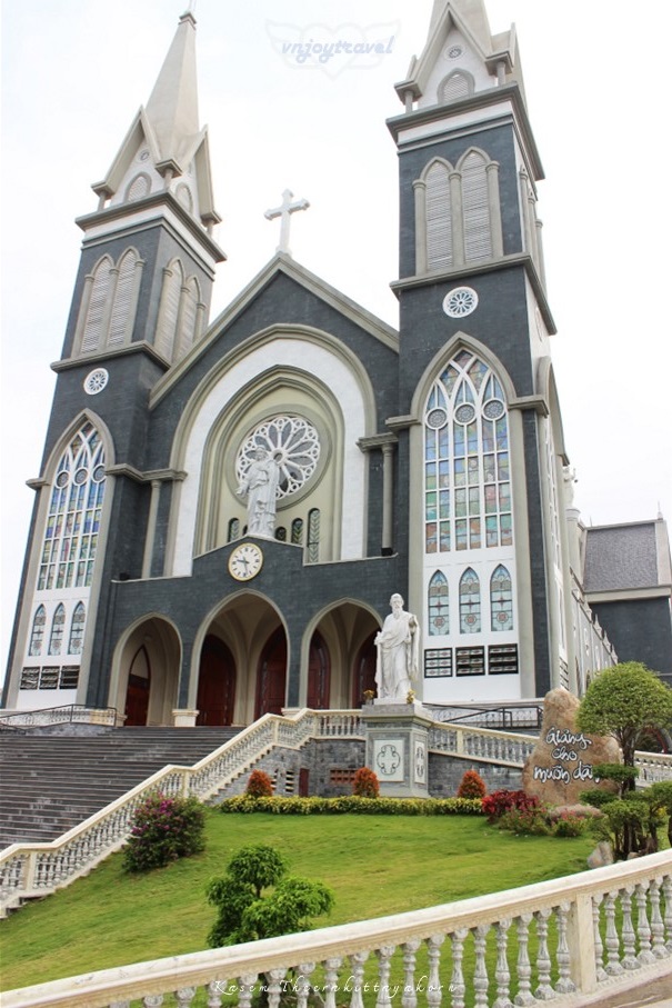 เที่ยวเวียดนาม vnjoytravel vietham บิ่นห์เยือง binh duong binhduong โบสถ์ฟู้เกื่อง nha tho chanh toa phu cuong