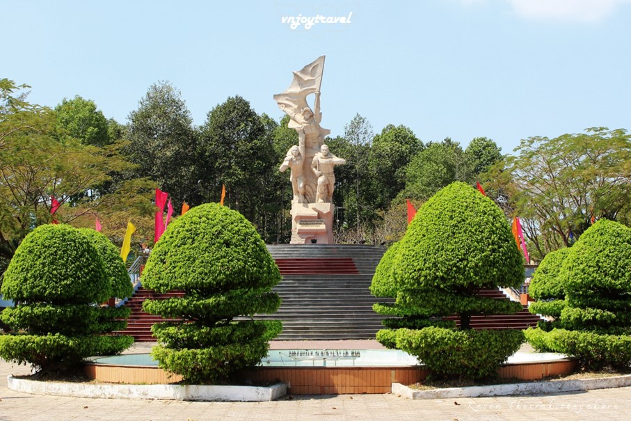 เที่ยวเวียดนาม vnjoytravel vietham บิ่นห์เยือง binh duong binhduong อนุสาวรีย์เหยิ่วเตี๋ยง tuong dai dau tieng