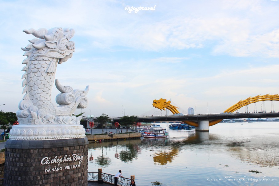 เที่ยวเวียดนาม vnjoytravel vietnam ดานัง  Danang Da Nang ปลาหัวมังกร สะพานแห่งความรัก dragon carp love pier tuong ca chep hoa rong ben tau tinh yeu