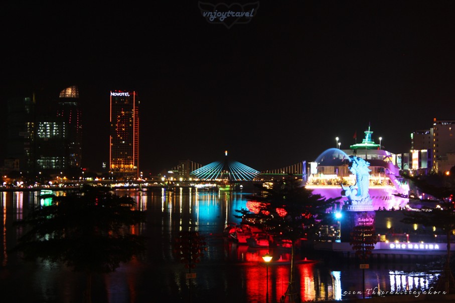เที่ยวเวียดนาม vnjoytravel vietnam ดานัง  Danang Da Nang ปลาหัวมังกร สะพานแห่งความรัก dragon carp love pier tuong ca chep hoa rong ben tau tinh yeu