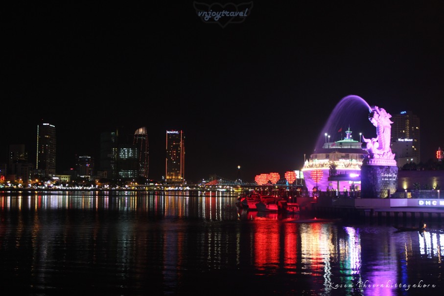 เที่ยวเวียดนาม vnjoytravel vietnam ดานัง  Danang Da Nang ปลาหัวมังกร สะพานแห่งความรัก dragon carp love pier tuong ca chep hoa rong ben tau tinh yeu