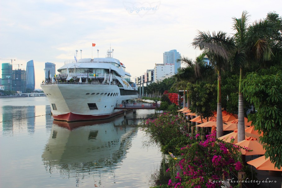 เที่ยวเวียดนาม vnjoytravel vietnam ดานัง  Danang Da Nang ปลาหัวมังกร สะพานแห่งความรัก dragon carp love pier tuong ca chep hoa rong ben tau tinh yeu