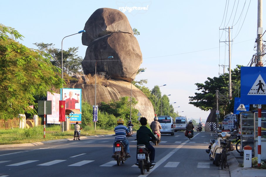 เที่ยวเวียดนาม vnjoytravel vietham ด่งนาย Dongnai Dong Nai สวนหินสามชั้น Da Ba Chong