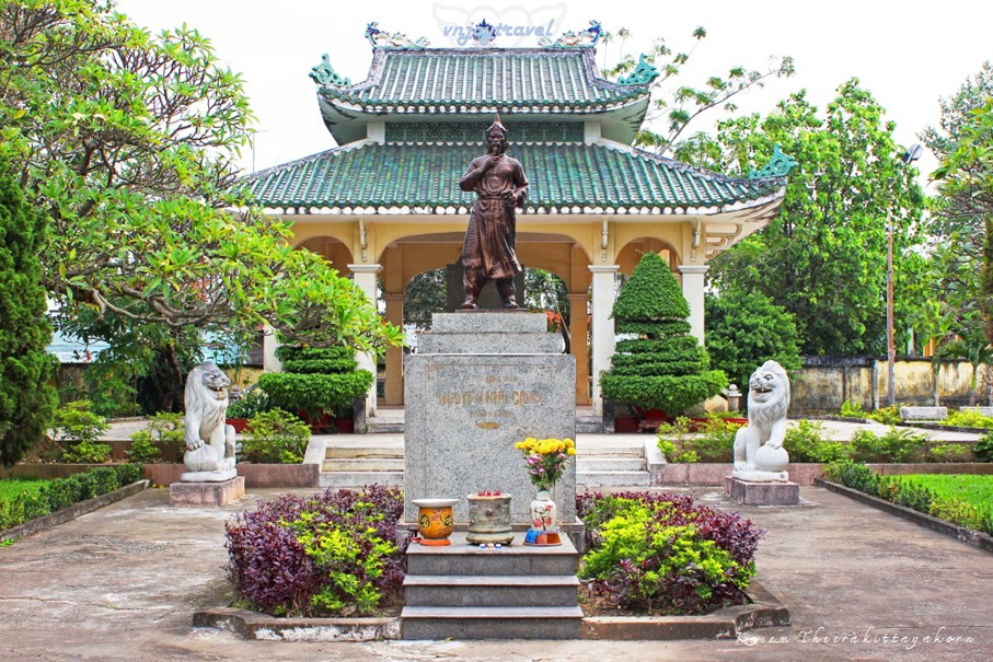 เที่ยวเวียดนาม vnjoytravel vietham ด่งนาย Dongnai Dong Nai ศาลเหงียนฮู๋กั่นห์ den tho nguyen huu canh