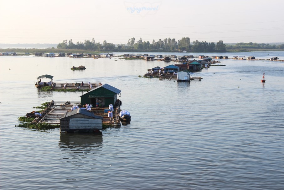 เที่ยวเวียดนาม vnjoytravel vietham ด่งนาย Dongnai Dong Nai หมู่บ้านเรือนแพลาหง่า Lang Noi La Nga