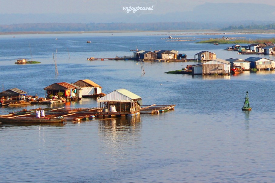 เที่ยวเวียดนาม vnjoytravel vietham ด่งนาย Dongnai Dong Nai หมู่บ้านเรือนแพลาหง่า Lang Noi La Nga