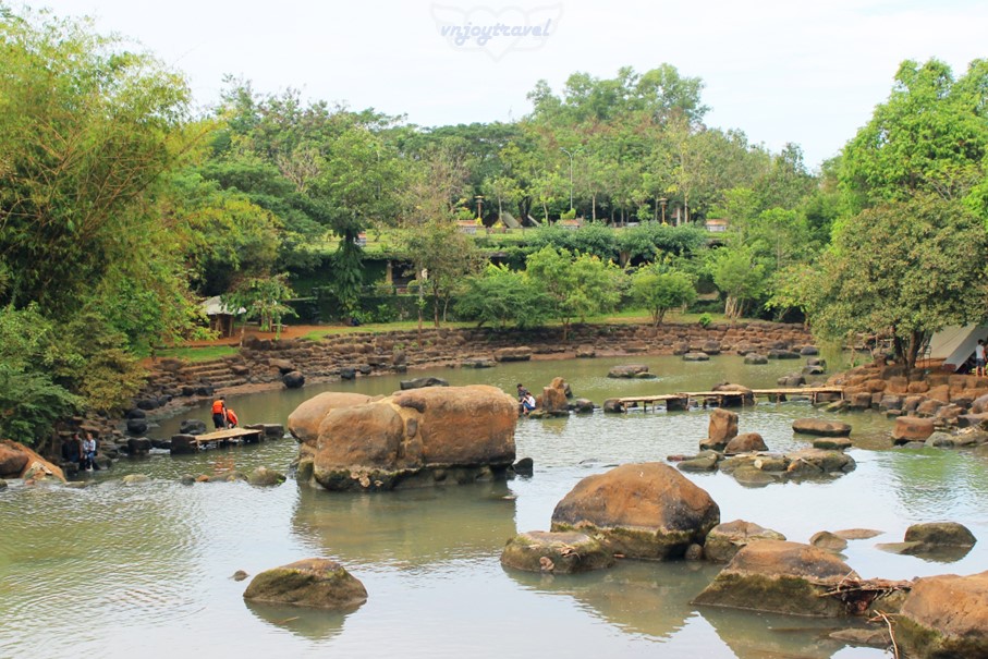 เที่ยวเวียดนาม vnjoytravel vietham ด่งนาย Dongnai Dong Nai น้ำตกยางเดี่ยน Thac Giang Dien Waterfall