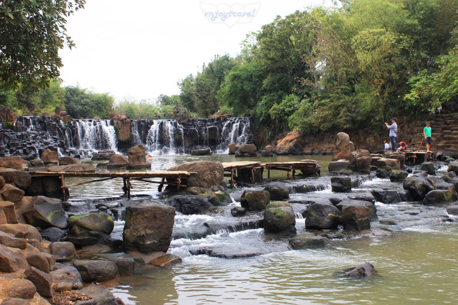 เที่ยวเวียดนาม vnjoytravel vietham ด่งนาย Dongnai Dong Nai น้ำตกยางเดี่ยน Thac Giang Dien Waterfall