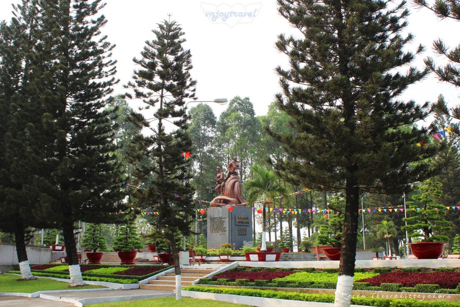 เที่ยวเวียดนาม vnjoytravel vietham ด่งนาย Dongnai Dong Nai อนุสาวรีย์ชัยสมรภูมิลองบิ่นห์ tuong dai dac cong chien thang long binh