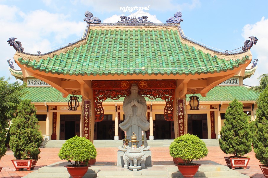เที่ยวเวียดนาม vnjoytravel vietham ด่งนาย Dongnai Dong Nai วิหารวรรณกรรมเจิ๋นเบียน Van Mieu Tran Bien Temple of Literature