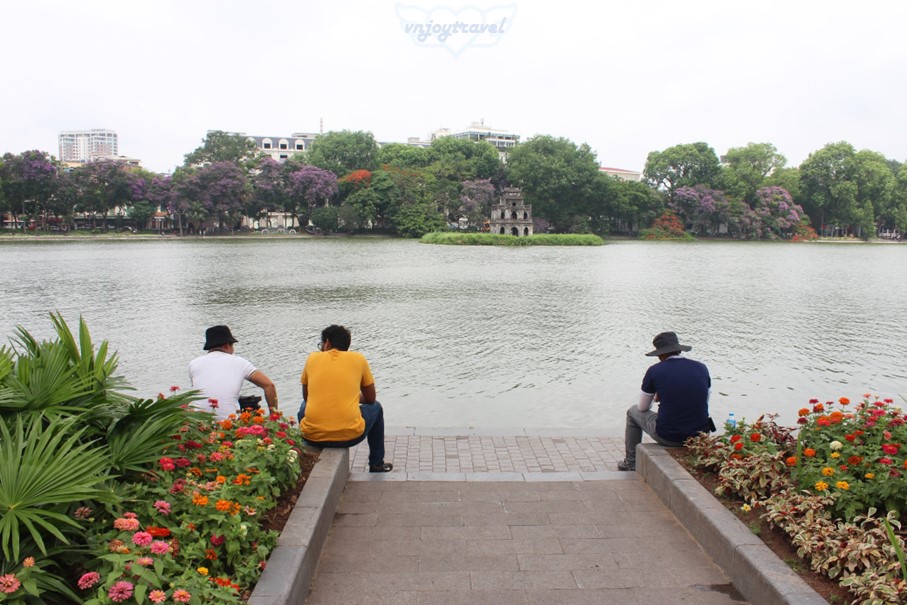 เที่ยวเวียดนาม vnjoytravel vietnam ฮานอย Hanoi ทะเลสาบฮว่านเกี๋ยม คืนดาบ  Hoan Kiem Lake