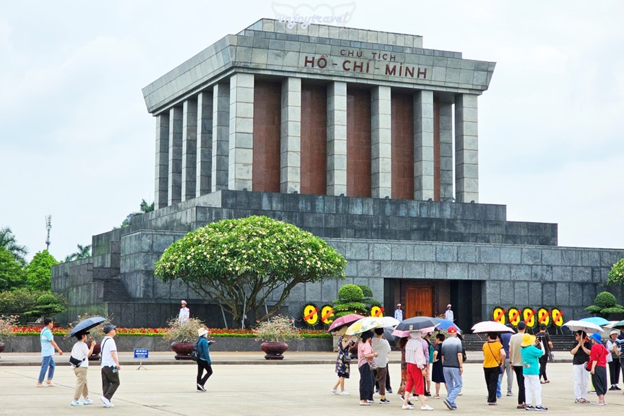 เที่ยวเวียดนาม vnjoytravel vietnam ฮานอย Hanoi สุสานโฮจิมินห์ จัตุรัสบาดิ่่นห์ Ho Chi Minh Mausoleum Ba Dinh Square