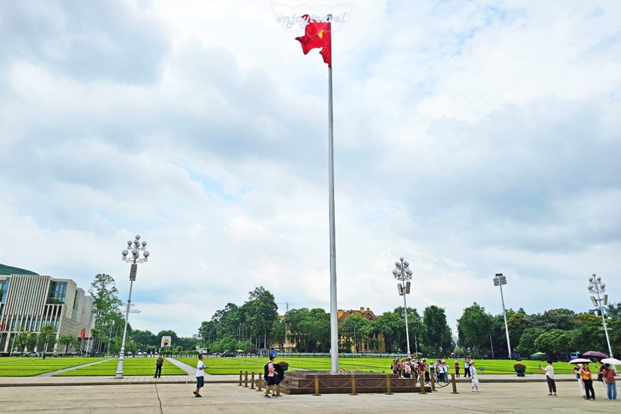 เที่ยวเวียดนาม vnjoytravel vietnam ฮานอย Hanoi สุสานโฮจิมินห์ จัตุรัสบาดิ่่นห์ Ho Chi Minh Mausoleum Ba Dinh Square