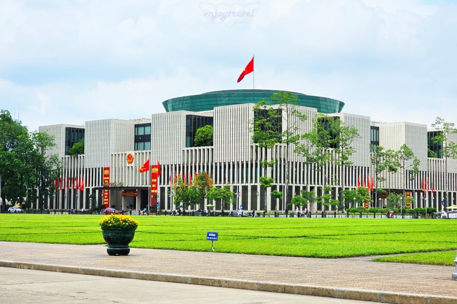 เที่ยวเวียดนาม vnjoytravel vietnam ฮานอย Hanoi สุสานโฮจิมินห์ จัตุรัสบาดิ่่นห์ Ho Chi Minh Mausoleum Ba Dinh Square