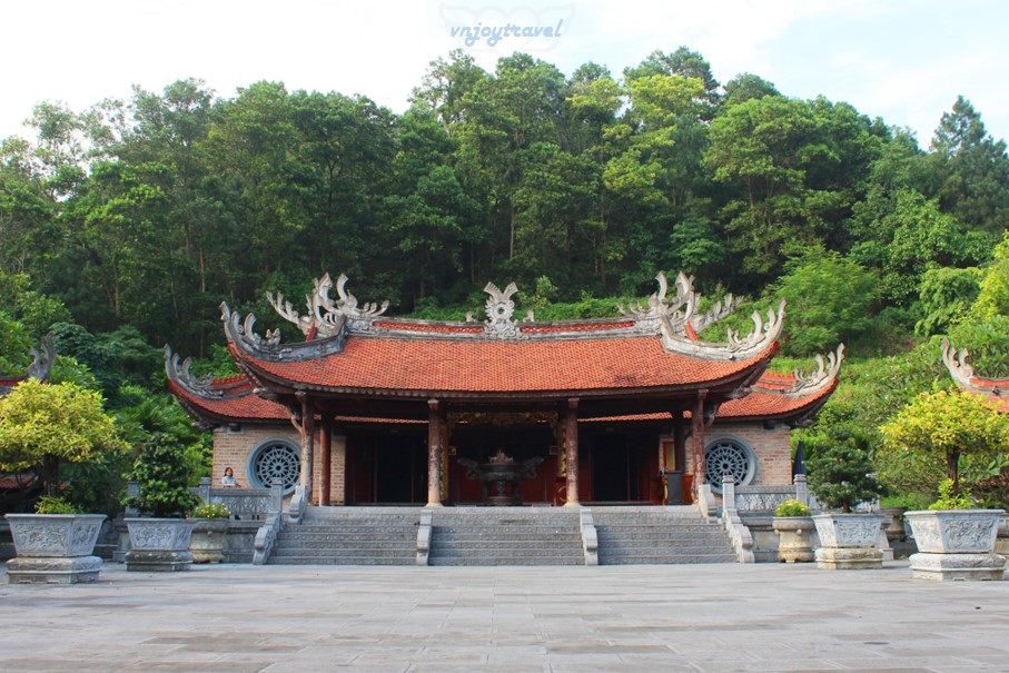 เที่ยวเวียดนาม vnjoytravel vietham ฟู้เถาะ Phu Tho ศาลเจ้าหลักลองกวน Den Quoc To Lac Long Quan