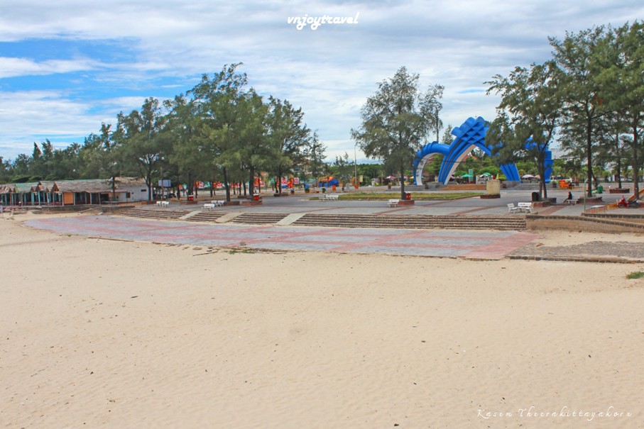 เที่ยวเวียดนาม vnjoytravel vietnam กว๋างจิ Quang Tri หาดเกื่อเวียต bai bien cua viet beach