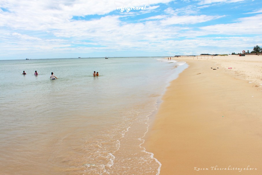เที่ยวเวียดนาม vnjoytravel vietnam กว๋างจิ Quang Tri หาดเกื่อเวียต bai bien cua viet beach