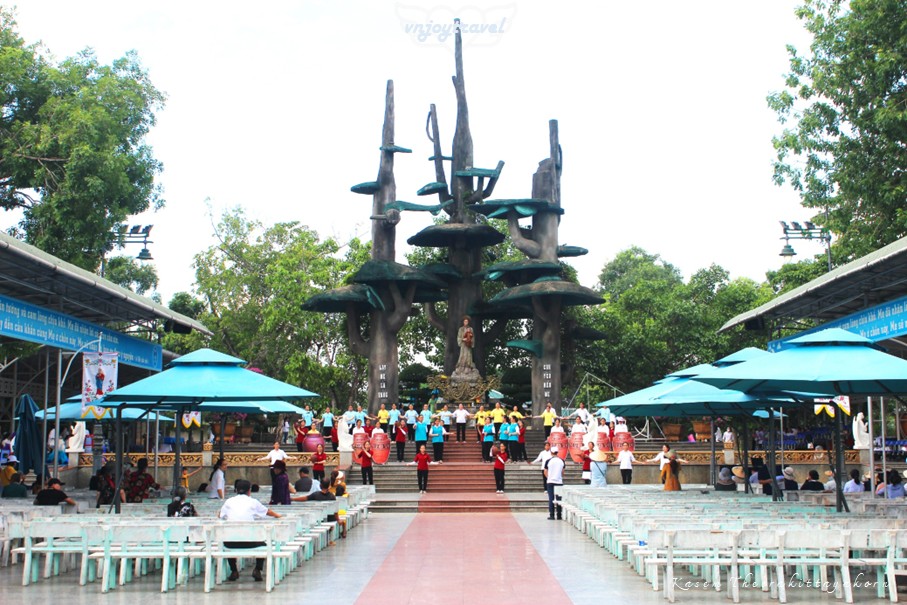 เที่ยวเวียดนาม vnjoytravel vietnam กว๋างจิ Quang Tri โบสถ์ลาวาง nha tho cu duc me la vang church