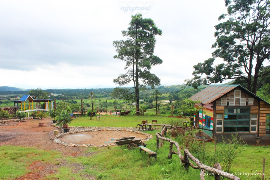 เที่ยวเวียดนาม vnjoytravel vietnam กว๋างจิ Quang Tri แคซานห์ เคซาน khe sanh โรสฟาร์ม คาเฟ่ rose farm cafe