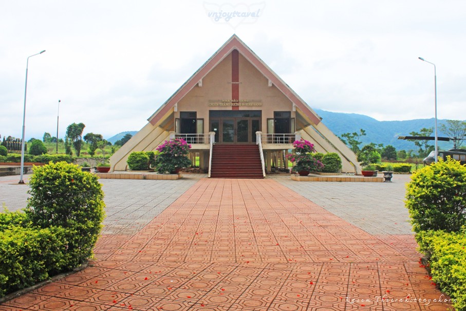 เที่ยวเวียดนาม vnjoytravel vietnam กว๋างจิ Quang Tri แคซานห์ สมรภูมิเคซาน khe sanh สนามบิน ฐานทัพอากาศต่าเกิน san bay ta con airport airbase
