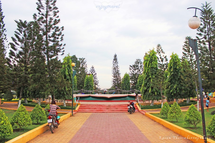 เที่ยวเวียดนาม vnjoytravel vietham เตยนินห์ tay ninh tayninh สวนสาธารณะฮว่าถ่านห์ cong vien hoa thanh park
