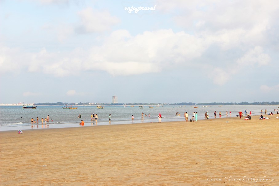 เที่ยวเวียดนาม vnjoytravel vietham บ่าเหรียะ หวุงเต่า baria vungtau vung tau หาดลองไห่  bai bien long hai beach