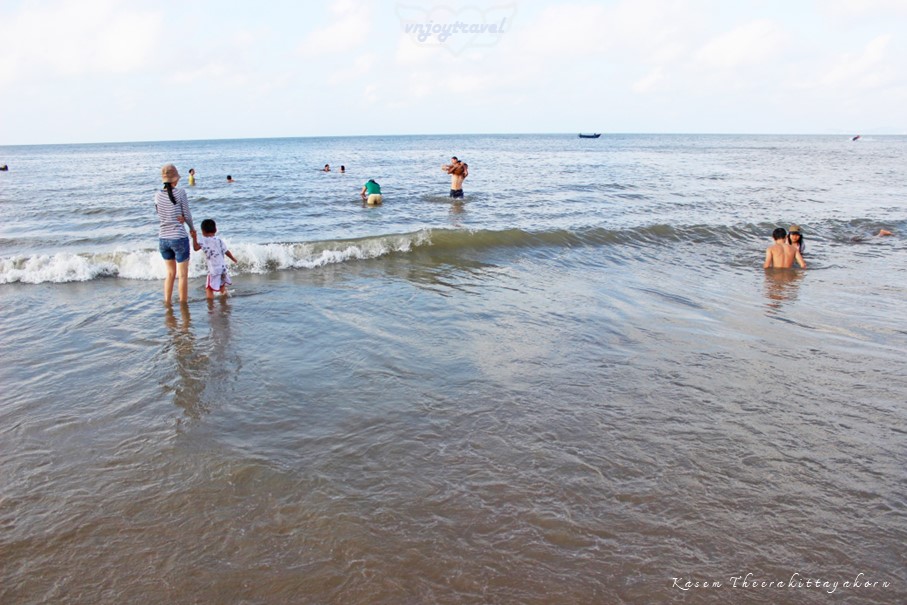 เที่ยวเวียดนาม vnjoytravel vietham บ่าเหรียะ หวุงเต่า baria vungtau vung tau หาดลองไห่  bai bien long hai beach