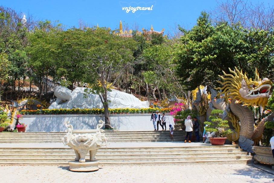 เที่ยวเวียดนาม vnjoytravel vietham บ่าเหรียะ หวุงเต่า baria vungtau vung tau วัดห่อนหมต linh quang tinh xa hon mot chua hon mot