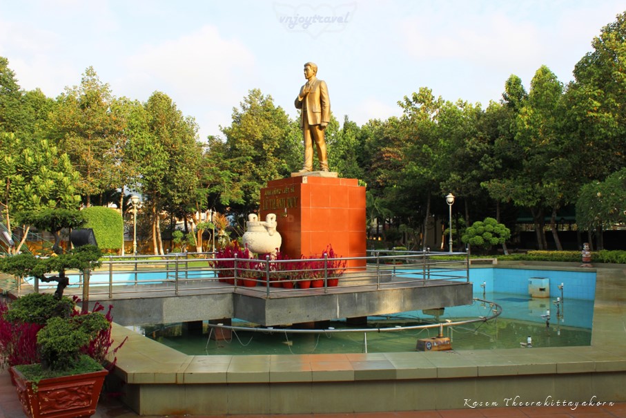 เที่ยวเวียดนาม vnjoytravel vietham บ่าเหรียะ หวุงเต่า baria vungtau vung tau สวนสาธารณะ  เลถ่านห์ยุย cong vien le thanh duy