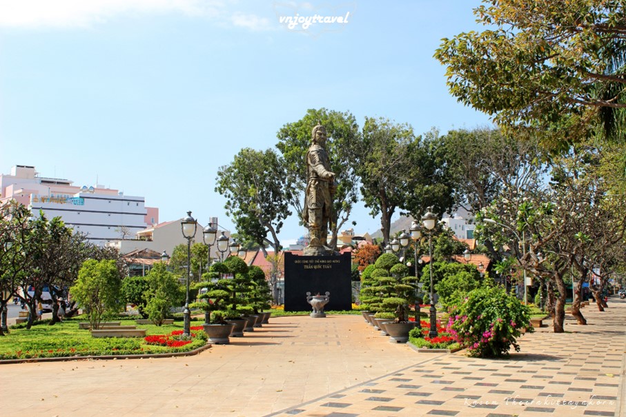 เที่ยวเวียดนาม vnjoytravel vietham บ่าเหรียะ หวุงเต่า baria vungtau vung tau สวนสาธารณะ เจิ่นฮึงเด่า cong vien tran hung dao
