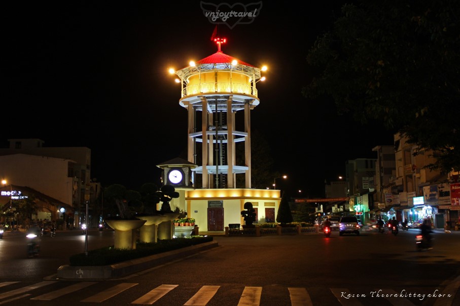 เที่ยวเวียดนาม vnjoytravel vietham บ่าเหรียะ หวุงเต่า baria vungtau vung tau หอคอยน้ำ หญ่าจ่อน nha tron