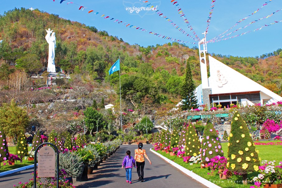 เที่ยวเวียดนาม vnjoytravel vietham บ่าเหรียะ หวุงเต่า baria vungtau vung tau โบสถ์บ๋ายเยิว nha tho den thanh duc me bai dau