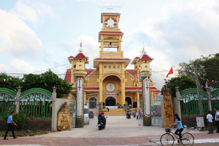 เที่ยวเวียดนาม vnjoytravel vietham บ่าเหรียะ หวุงเต่า baria vungtau vung tau โบสถ์ลองไห่ nha tho giao xu long hai