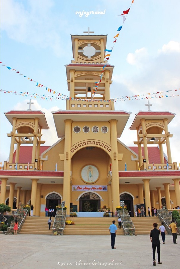 เที่ยวเวียดนาม vnjoytravel vietham บ่าเหรียะ หวุงเต่า baria vungtau vung tau โบสถ์ลองไห่ nha tho giao xu long hai