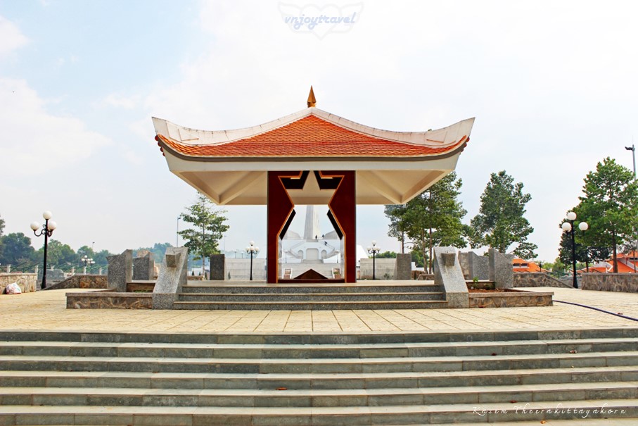 เที่ยวเวียดนาม vnjoytravel vietham บิ่นห์เยือง binh duong binhduong อุโมงค์สามเหลี่ยมเหล็ก dia dao tam giac sat Iron Triangle Tunnel