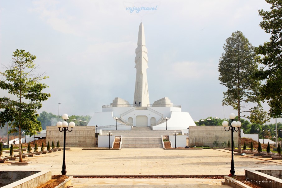 เที่ยวเวียดนาม vnjoytravel vietham บิ่นห์เยือง binh duong binhduong อุโมงค์สามเหลี่ยมเหล็ก dia dao tam giac sat Iron Triangle Tunnel