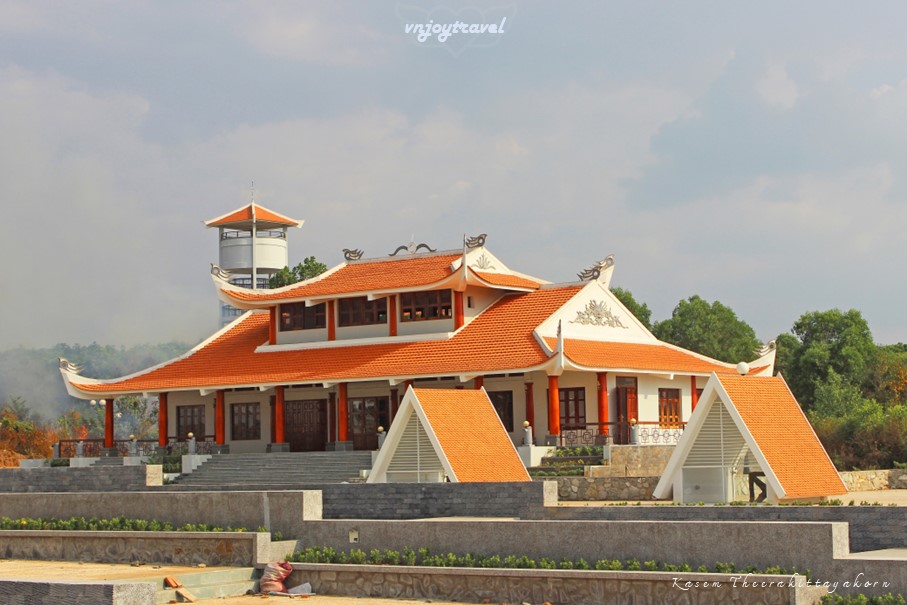 เที่ยวเวียดนาม vnjoytravel vietham บิ่นห์เยือง binh duong binhduong อุโมงค์สามเหลี่ยมเหล็ก dia dao tam giac sat Iron Triangle Tunnel