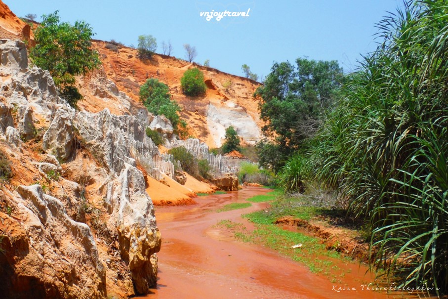 เที่ยวเวียดนาม vnjoytravel vietham บิ่นห์ถ่วน หมูยแน้ มุยเน่ Binh Thuan Mui Ne Muine ลำธารนางฟ้า fairy stream suoi tien