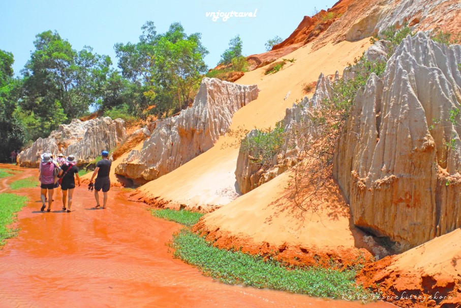 เที่ยวเวียดนาม vnjoytravel vietham บิ่นห์ถ่วน หมูยแน้ มุยเน่ Binh Thuan Mui Ne Muine ลำธารนางฟ้า fairy stream suoi tien