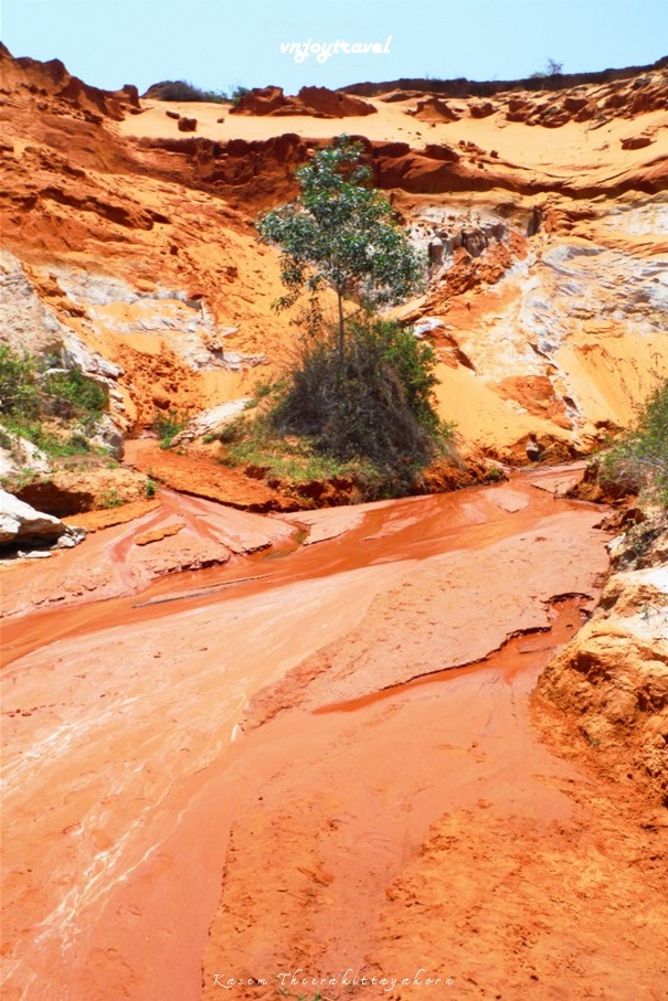 เที่ยวเวียดนาม vnjoytravel vietham บิ่นห์ถ่วน หมูยแน้ มุยเน่ Binh Thuan Mui Ne Muine ลำธารนางฟ้า fairy stream suoi tien