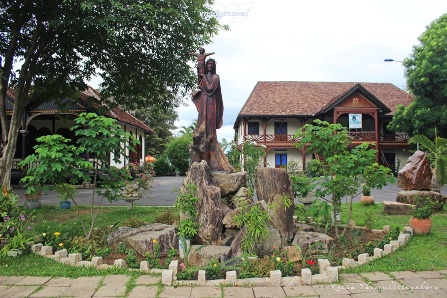 เที่ยวเวียดนาม vnjoytravel vietham กอนตูม kon tum kontum โบสถ์ไม้กอนตูม  nha tho go kon tum wooden church