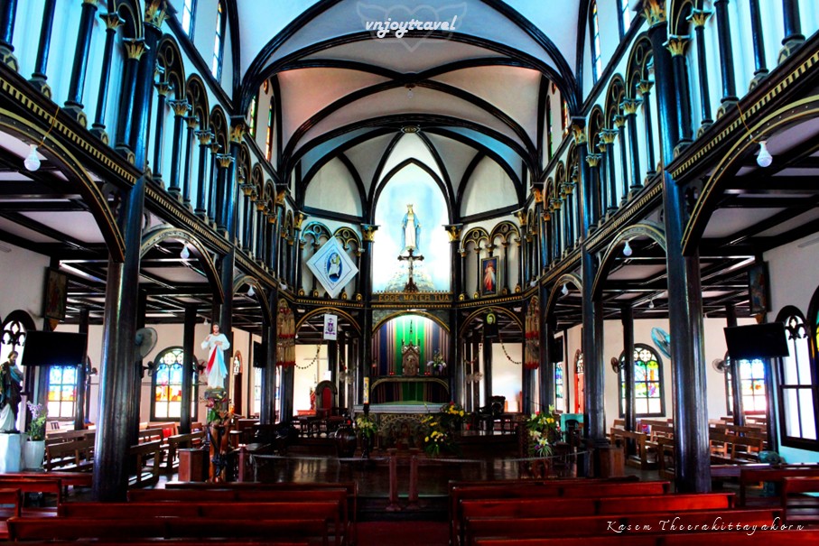 เที่ยวเวียดนาม vnjoytravel vietham กอนตูม kon tum kontum โบสถ์ไม้กอนตูม  nha tho go kon tum wooden church