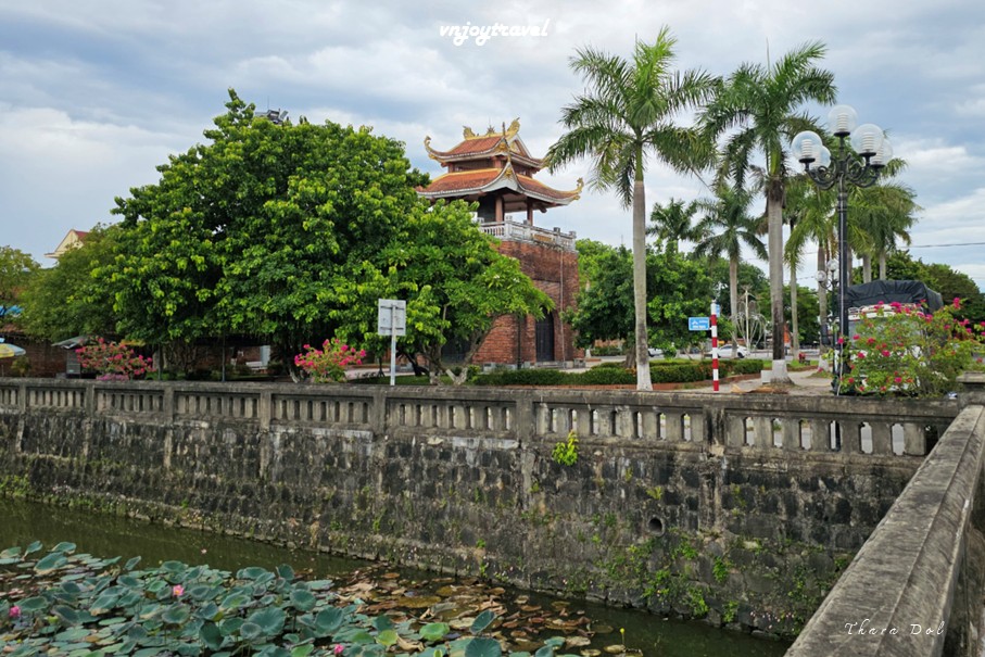 เที่ยวเวียดนาม vnjoytravel vietnam กว๋างจิ Quang Tri หอระฆังโบราณ thap chuong thanh co bell tower