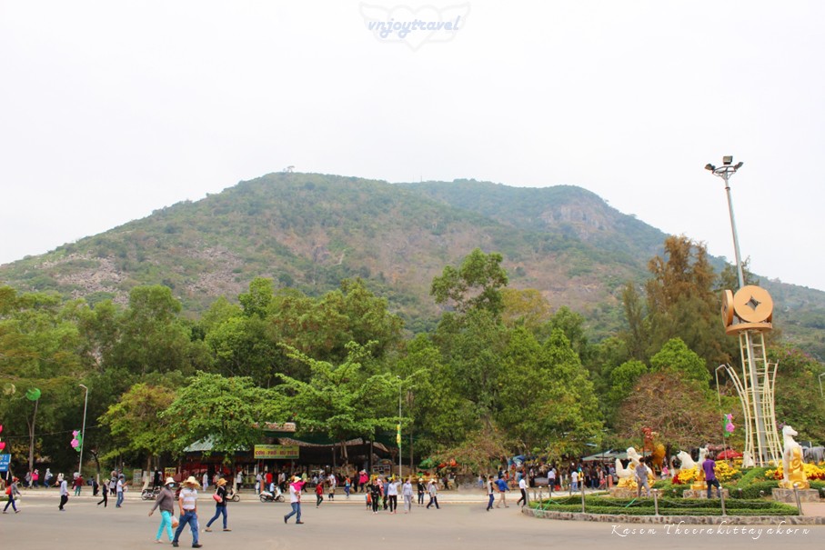 เที่ยวเวียดนาม vnjoytravel vietham เตยนินห์ tay ninh tayninh ภูเขาบ่าแดน nui ba den baden black virgin mountain 