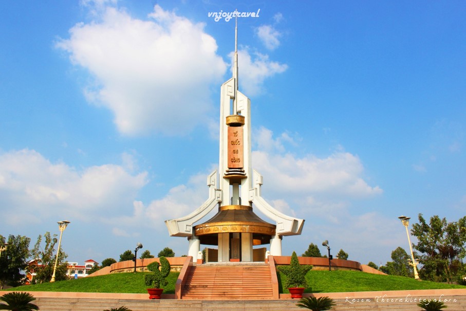 เที่ยวเวียดนาม vnjoytravel vietham เตยนินห์ tay ninh tayninh อนุสาวรีย์ผู้พลีชีพ tuong dai liet si